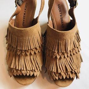Lucky Brand boho tan fringe platform shoes 6 1/2